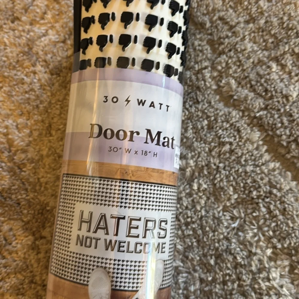 NWT🍍Haters not welcome door mat🍍30Wx 18H🍍